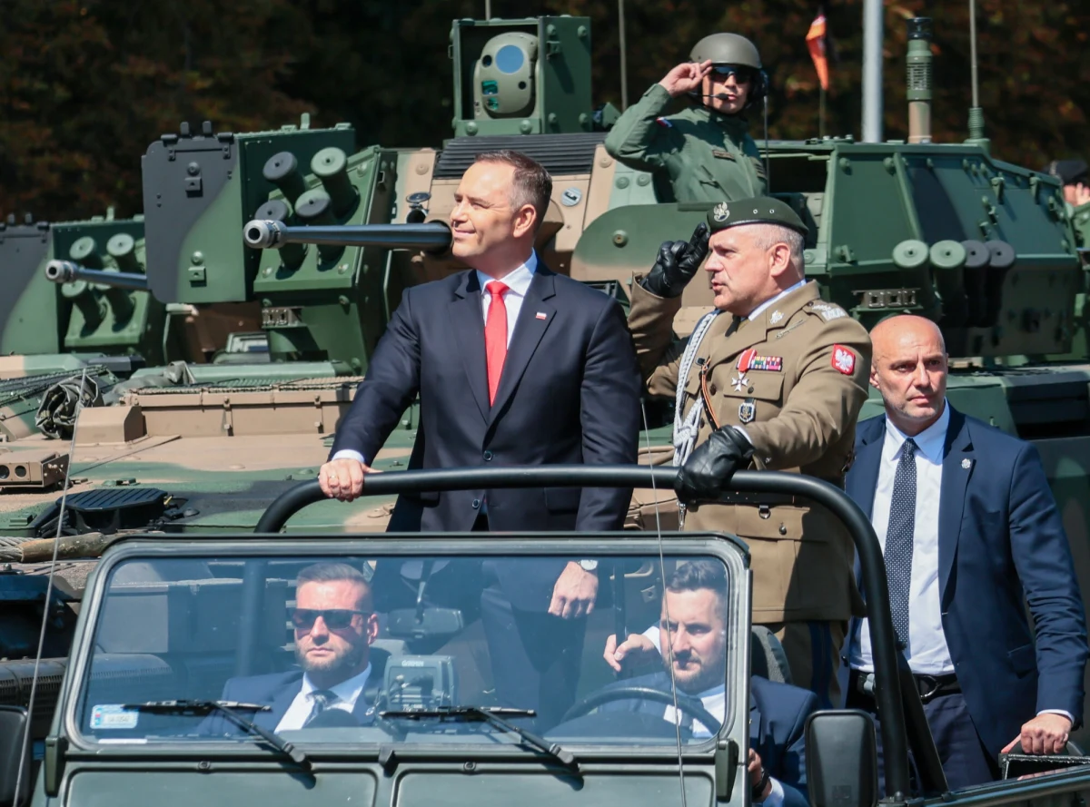 Karol Nawrocki, świeżo zaprzysiężony prezydent Polski, przez najbliższe pięć lat nie będzie mógł samodzielnie prowadzić samochodu. To efekt procedury bezpieczeństwa, która obowiązuje każdego prezydenta.