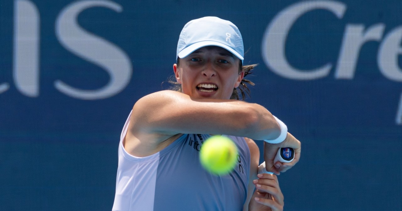 Trzy gemy i już kontuzja rywalki Świątek. Polka zagra o finał w Cincinnati