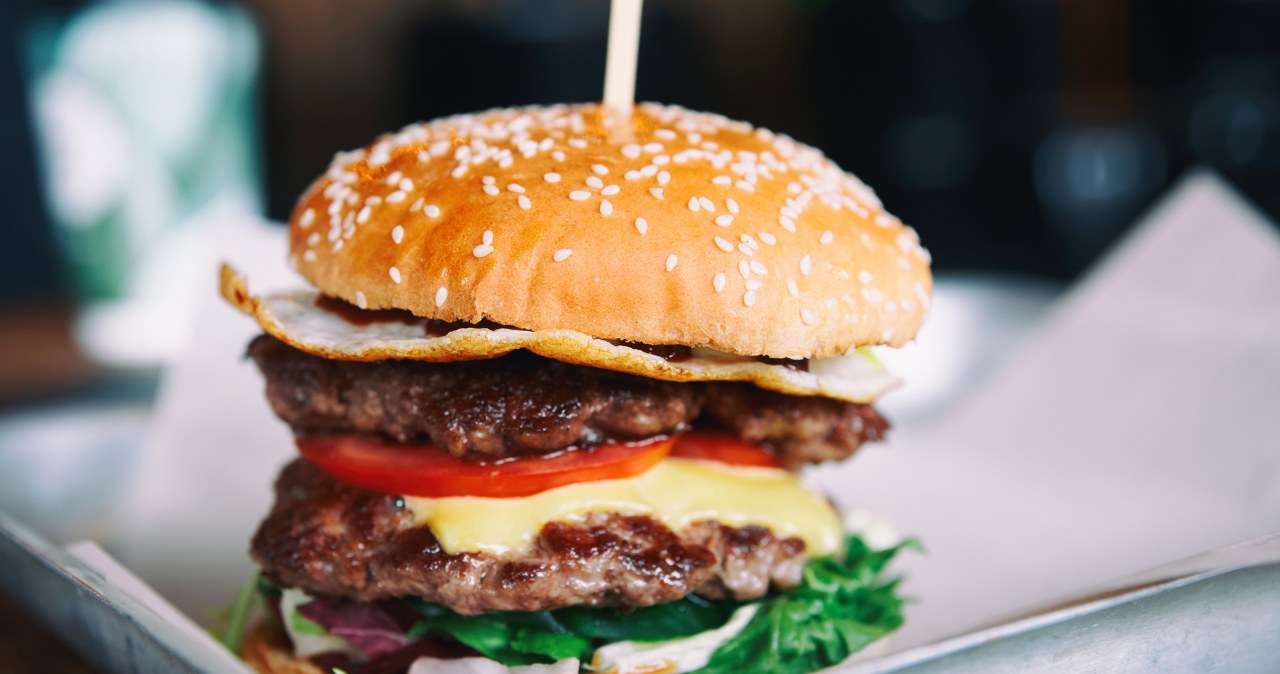 Więcej mięsa w diecie? Nowa piramida żywienia wywołała burzę