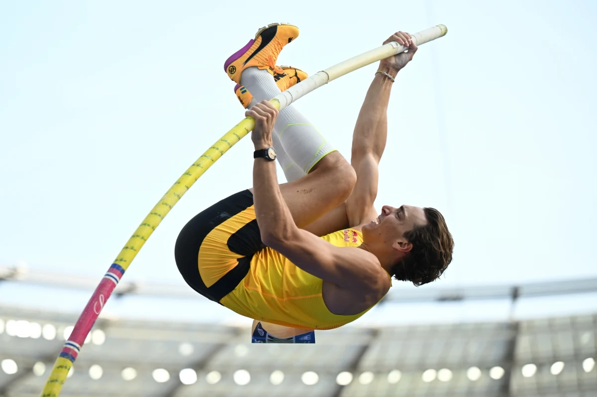 Norweg Karsten Warholm podczas Memoriału Kamili Skolimowskiej w Chorzowie przebiegł 400 m ppł w 46,28. To najlepszy wynik w tym roku. Liderką tabel jest także zwyciężczyni w tej konkurencji wśród pań Holenderka Femke Bol. Szwed Armand Duplantis skoczył 6,10 i wygrał zawody tyczkarzy. Z Polaków najlepiej spisał się Dawid Wegner - był czwarty w rzucie oszczepem. Natalia Bukowiecka czasem 50,16 zajęła piąte miejsce w biegu na 400 m. Ewa Swoboda była ósma w sprincie.