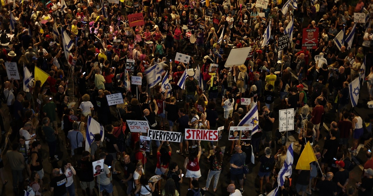 wiadomości,aktualności,Interia Setki tysięcy ludzi na ulicach Izraela. Doszło do ostrych starć z policją, są zatrzymani