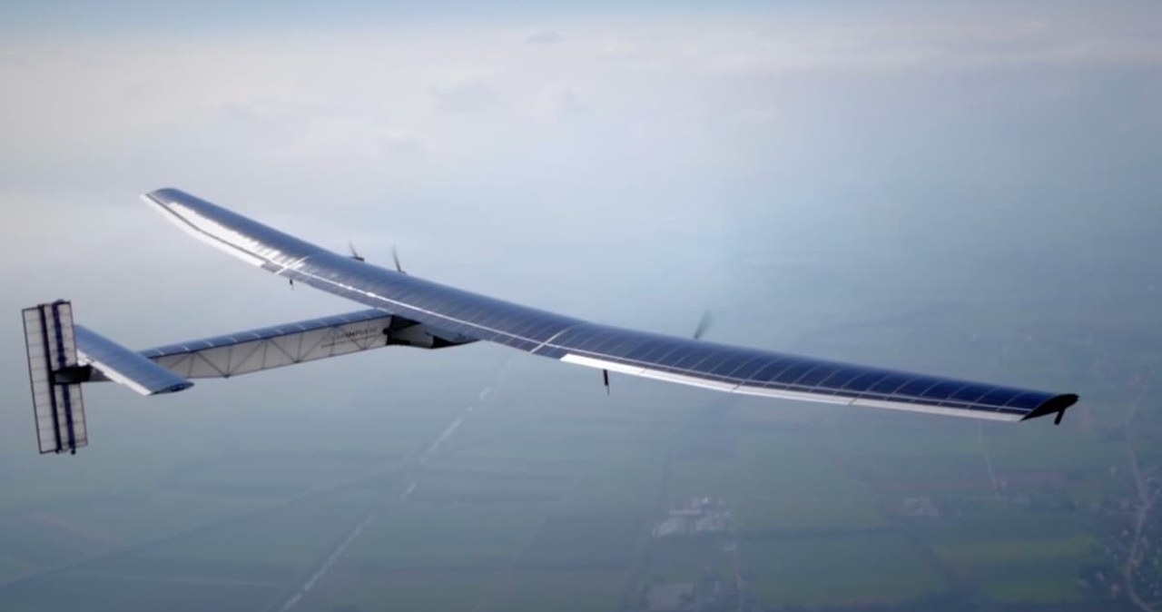 Ten dron jest ogromny. Ma rozpiętość skrzydeł większą niż Boeing 747