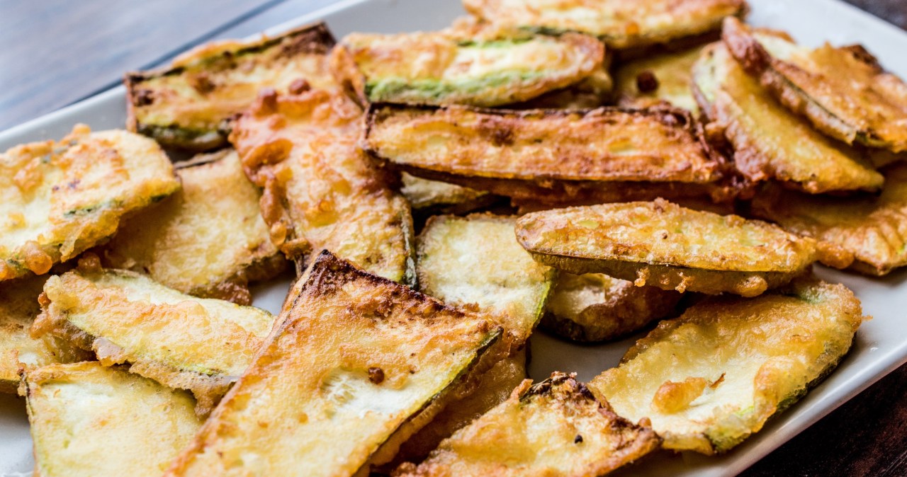 Chrupiąca cukinia zamiast frytek? Hit do obiadu, który robi się w 20 minut