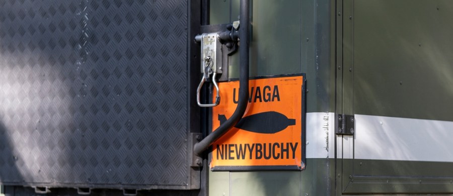 W Warszawie, przy torowisku w rejonie mostu Gdańskiego, znaleziono niewybuch. Pociągi na odcinku Warszawa Gdańska – Warszawa Praga kursują z ograniczoną prędkością. Zamknięty dla ruchu jest fragment ulicy Słomińskiego.