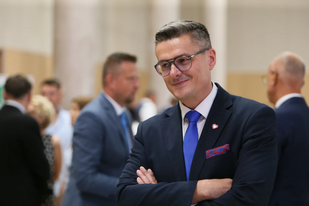 Sebastian Ciemnoczołowski z PO został wybrany nowym marszałkiem woj. lubuskiego. Kandydat klubu PiS przepadł w głosowaniu. Ciemnoczołowski zastąpił na stanowisku Marcina Jabłońskiego, który złożył dymisję w związku z kolizją drogową na S3 z jego udziałem i falą krytyki, która na niego spadła.