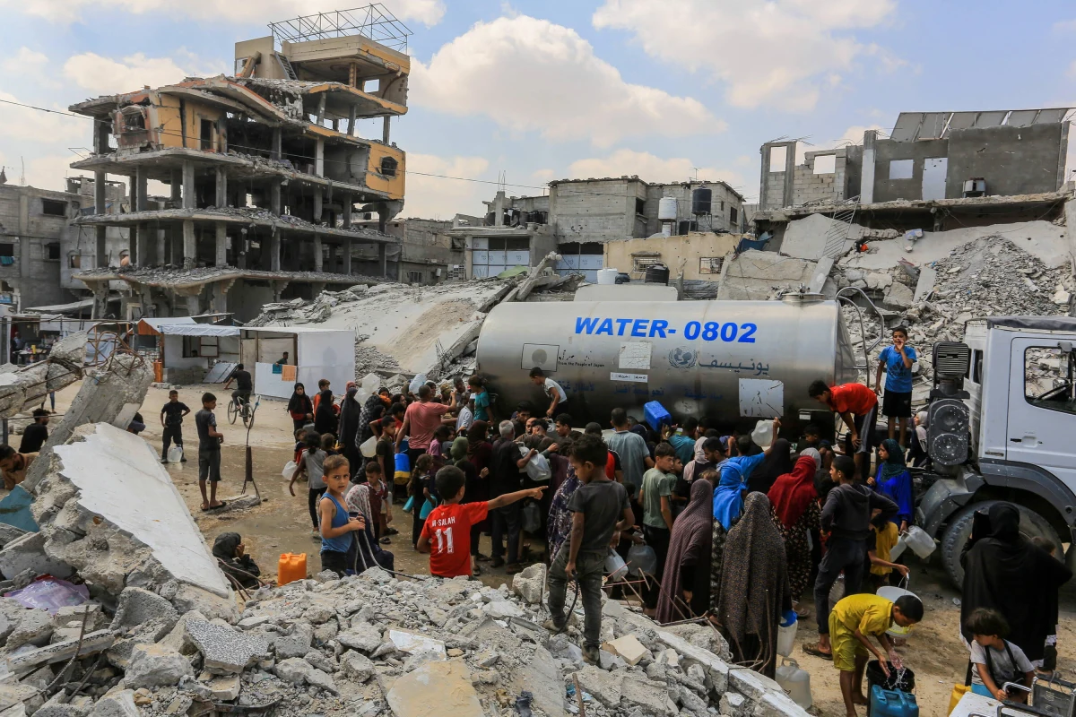 Hamas zaakceptował nową propozycję rozejmu w wojnie z Izraelem przedstawioną przez Egipt i Katar.  "Propozycja, na którą zgodził się Hamas, odchodzi od większości forsowanych przez tę organizację żądań, które przyczyniły się do niepowodzenia wcześniejszych negocjacji" - twierdzi portal Times of Israel. Izrael nie odniósł się do tej informacji, już wcześniej zapowiedział nową ofensywę.