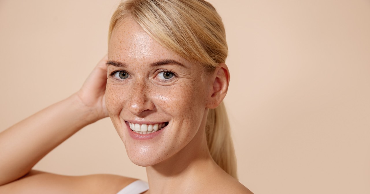 Najczęstszy błąd na wakacjach. Skóra pamięta go przez lata