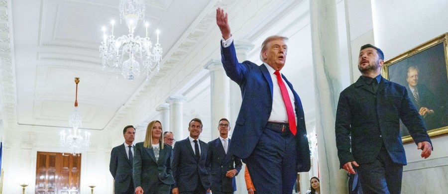 Dlaczego Polska nie była obecna w trakcie rozmów o pokoju w Ukrainie, które miały miejsce w Waszyngtonie? Oficjalne stanowisko władz Polski głosi, że Warszawa nie uczestniczy w tzw. koalicji chętnych. Tymczasem w Porannej rozmowie w RMF FM prezydencki doradca Marcin Przydacz ujawnił, że proces uzgadniania, czy i kto z polskich władz ma być obecny, pozostawia wiele do życzenia. Z kim polityk rozmawia o polskim bezpieczeństwie i relacjach zagranicznych? Sprawę skomentował już także Radosław Sikorski.