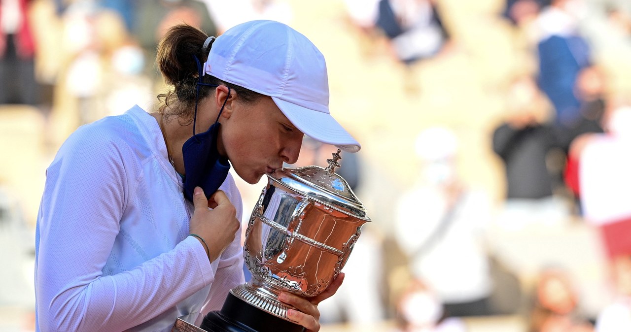 wiadomości,aktualności,Interia Tak Świątek wygrała pierwszy tytuł WTA w karierze. Euforia przy pustych trybunach