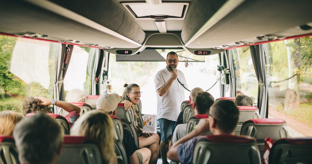 wiadomości,aktualności,Interia Wsiadają do autobusu i ruszają w Polskę. 
