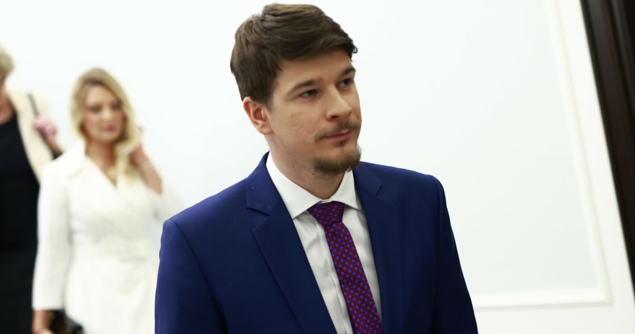 wiadomości,aktualności,Interia Zaskakujący ruch syna Nawrockiego. Naprawdę to zrobił, i to z kim u boku