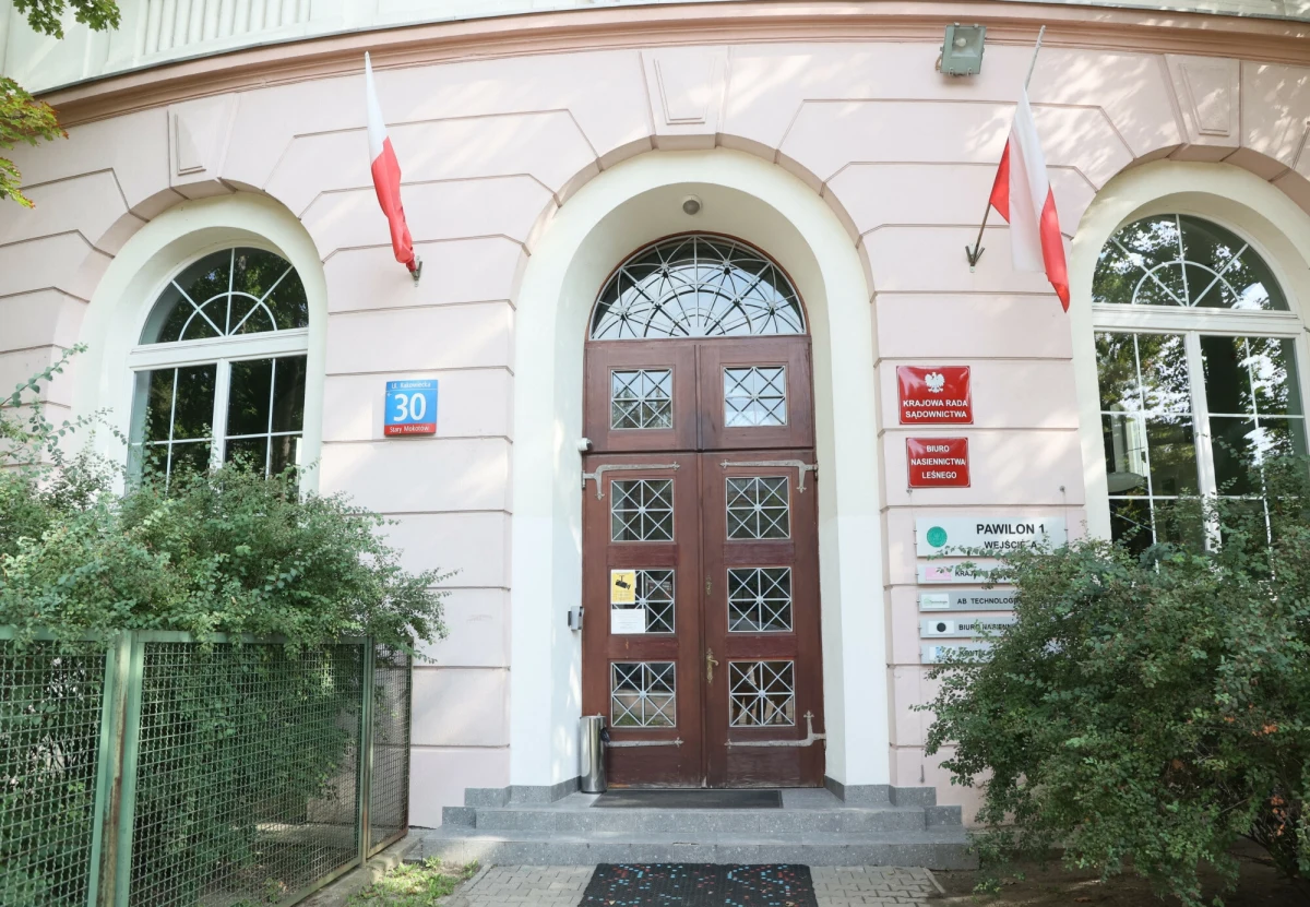 Krajowa Rada Sądownictwa poinformowała na portalu X o próbie "bezprawnego wtargnięcia" do swojej siedziby przy ul. Rakowieckiej 30 w Warszawie przedstawiciela Ministerstwa Sprawiedliwości. "Dla mnie to było bandyckie najście" - mówi RMF FM Przemysław Radzik, były zastępca rzecznika dyscyplinarnego sędziów sądów powszechnych. 