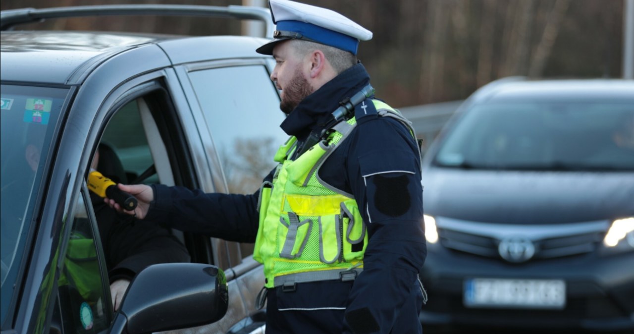 wiadomości,aktualności,Interia Policjanci zatrzymali starszą panią. Dmuchnęła w alkomat i nie wierzyli oczom