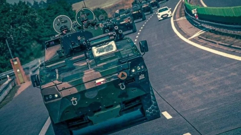 Wzmożony ruch kolumn wojskowych. Sztab generalny apeluje