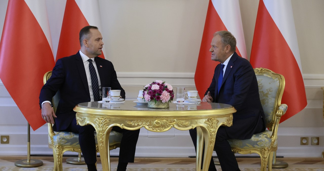 wiadomości,aktualności,Interia Wojna w białych rękawiczkach. Zaskakująco łagodnie na linii Karol Nawrocki - Donald Tusk