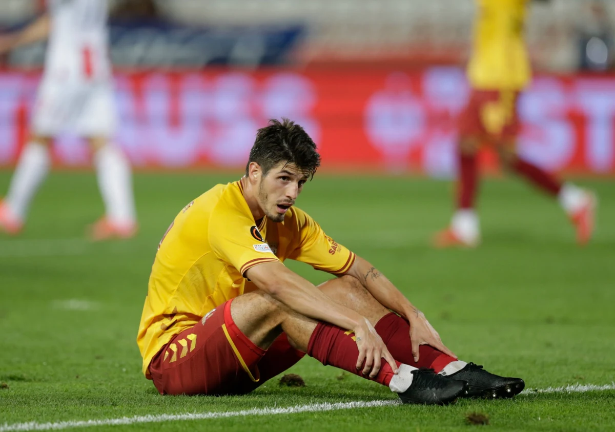 Wieczysta Kraków nie przestaje zaskakiwać kibiców i całej piłkarskiej Polski. Po efektownym zwycięstwie nad Polonią Warszawa, klub z Małopolski ogłosił sensacyjny transfer. Lucas Piazon, były zawodnik Chelsea już dziś ma podpisać kontrakt z Wieczystą Kraków. Informację tę potwierdził trener zespołu, Przemysław Cecherz, podczas konferencji prasowej po meczu z Polonią.