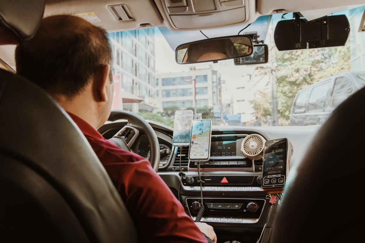 Podróż po Europie, która miała być spełnieniem marzeń, zamieniła się w koszmar. Nowozelandka Carol Cowan, po kilometrowym przejeździe "taksówką" w Zagrzebiu, straciła ponad połowę budżetu przeznaczonego na ośmiotygodniową wyprawę. Jak się okazało, nieuczciwy kierowca potrącił z jej konta 1506 euro (ok. 6,4 tys. zł)!