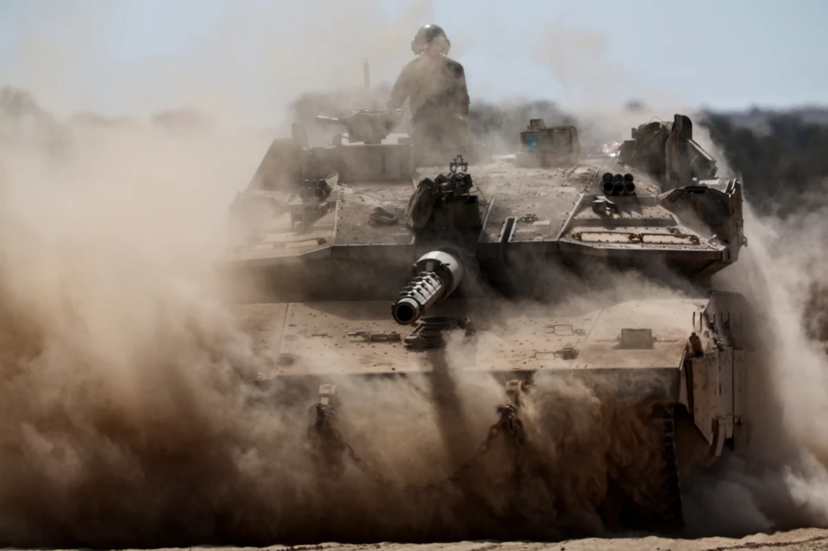 Rzecznik Sił Obronnych Izraela gen. Efi Defrin ogłosił w środę, że wojsko rozpoczęło już wstępne operacje stanowiące pierwszą fazę zaplanowanego ataku na miasto Gaza - główny ośrodek miejski Strefy Gazy. "Żołnierze kontrolują już obrzeża miasta" – powiedział.