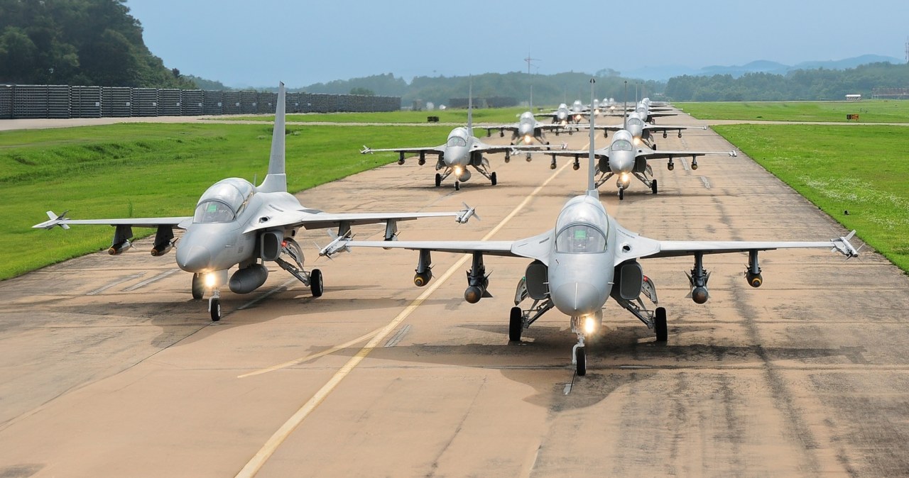 Szef MON: Polskie FA-50 będą chronić niebo przed rakietami Rosji