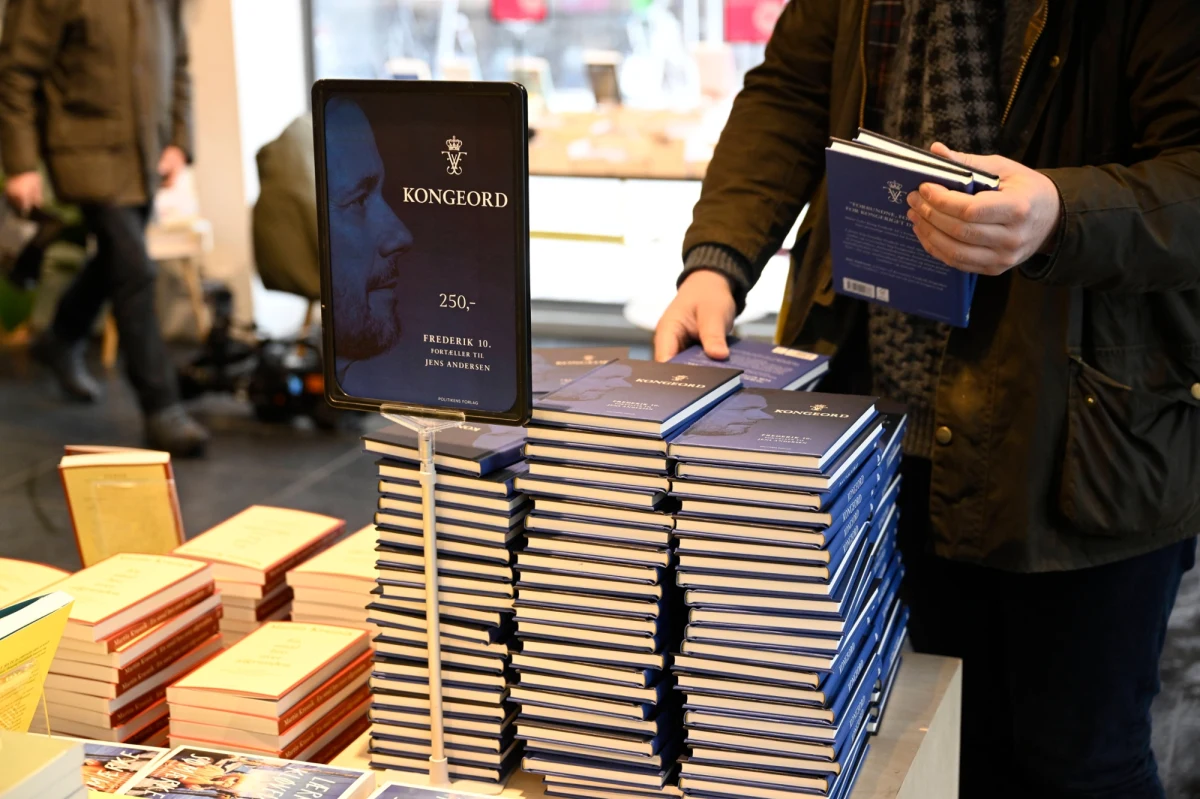 Dania planuje znieść podatek VAT na książki – to decyzja, która ma zachęcić więcej osób do sięgania po literaturę i przeciwdziałać narastającemu kryzysowi czytelnictwa. Obecnie stawka VAT na książki w Danii wynosi 25 proc. – to najwyższy taki podatek na świecie. Rząd uznaje, że właśnie ten czynnik przyczynia się do spadku zainteresowania czytaniem.