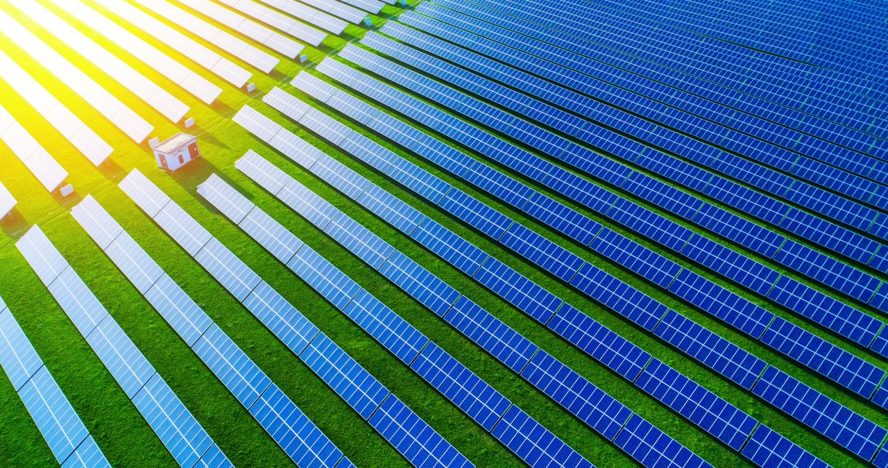 Chiny zmieniają energetykę. Olbrzymia farma słoneczna zasili miliony domów
