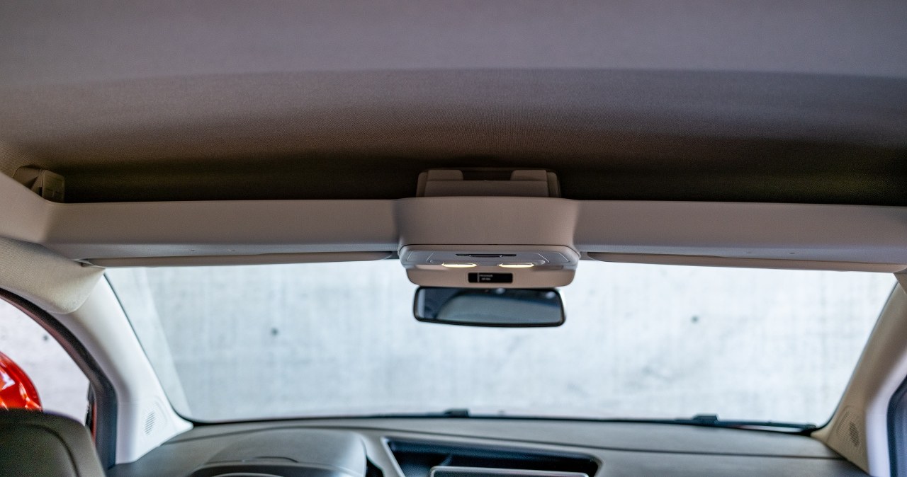 Masz auto od lat i jeszcze o tym nie wiesz? Lista tajnych schowków