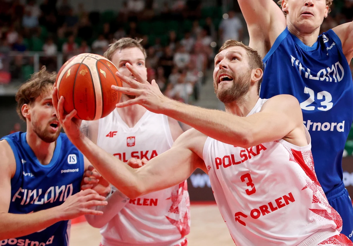 Reprezentacja Polski koszykarzy po raz drugi przegrała z Finlandią, tym razem w Espoo 87:106 (19:27, 24:35, 24:22, 20:22). Dla obydwu drużyn był to ostatni sparing przed rozpoczynającymi się 27 sierpnia mistrzostwami Europy, których współgospodarzami są i Biało-Czerwoni, i "Suomi".