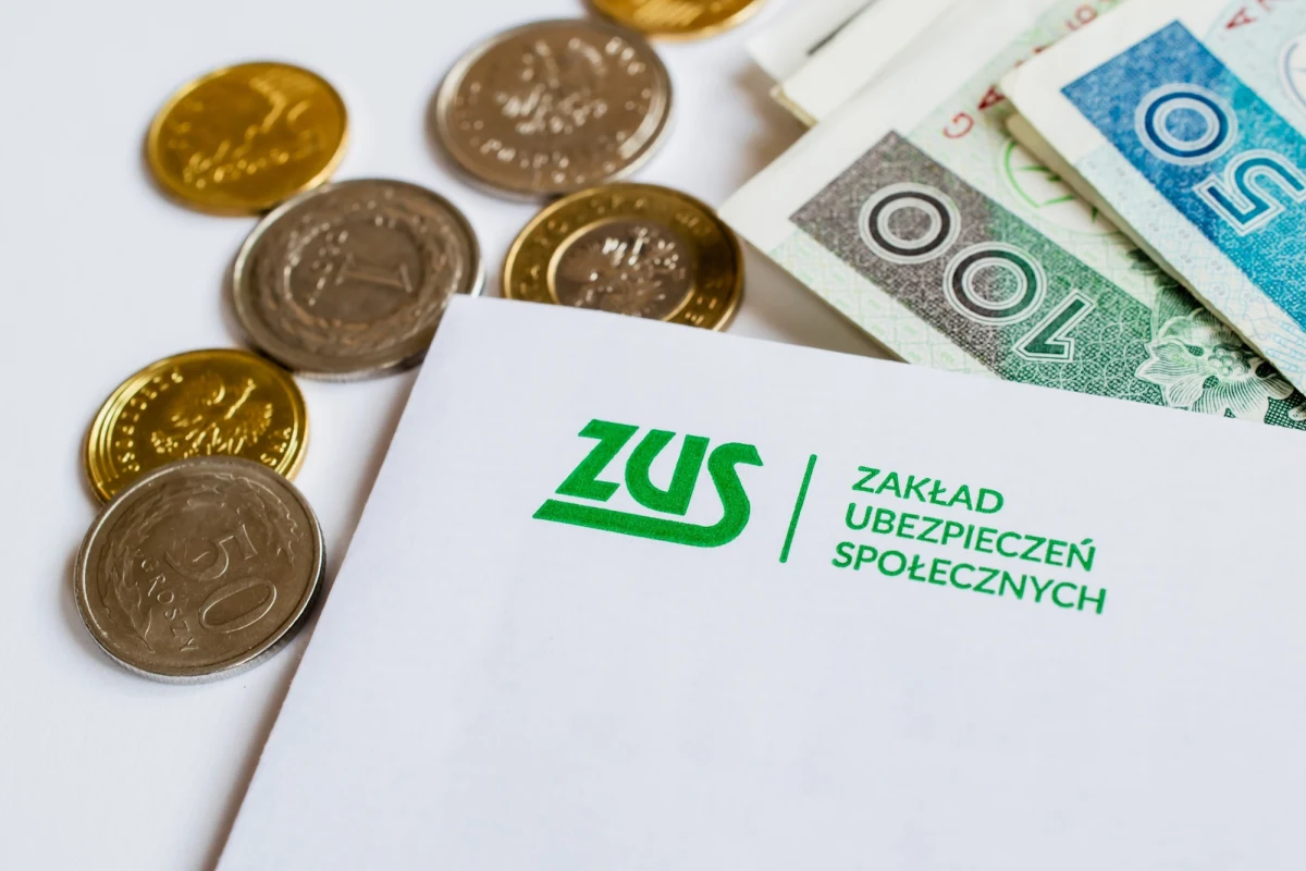 Ministerstwo Rodziny, Pracy i Polityki Społecznej planuje zmiany w sposobie wypłacania tzw. emerytur groszowych - informuje "Rzeczpospolita". Resort rozważa wypłatę niskich świadczeń raz na kwartał.