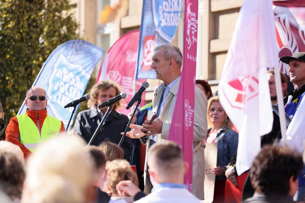 Nauczyciele mają dość pustych obietnic. Rok szkolny rozpoczną od manifestacji