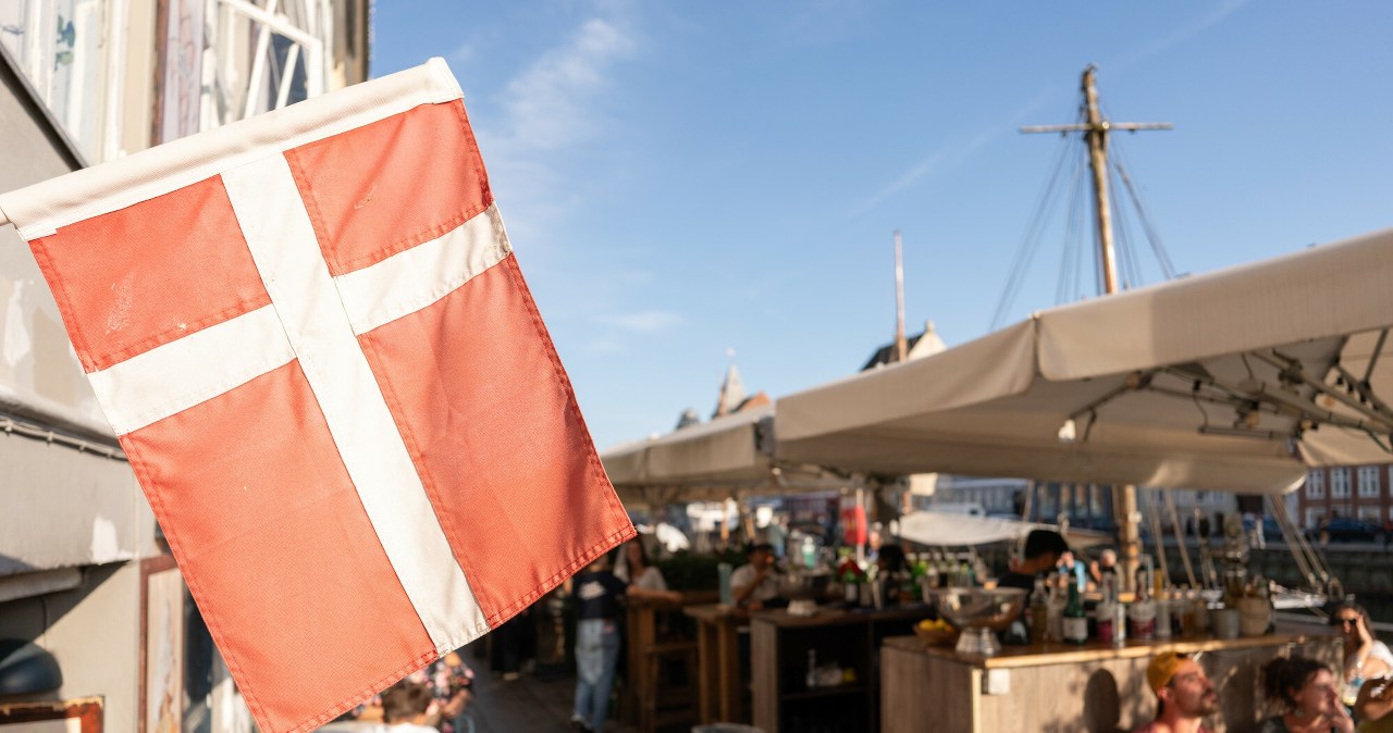 Koniec z VAT-em na książki w Danii. Podatki od kawy i prądu też spadną