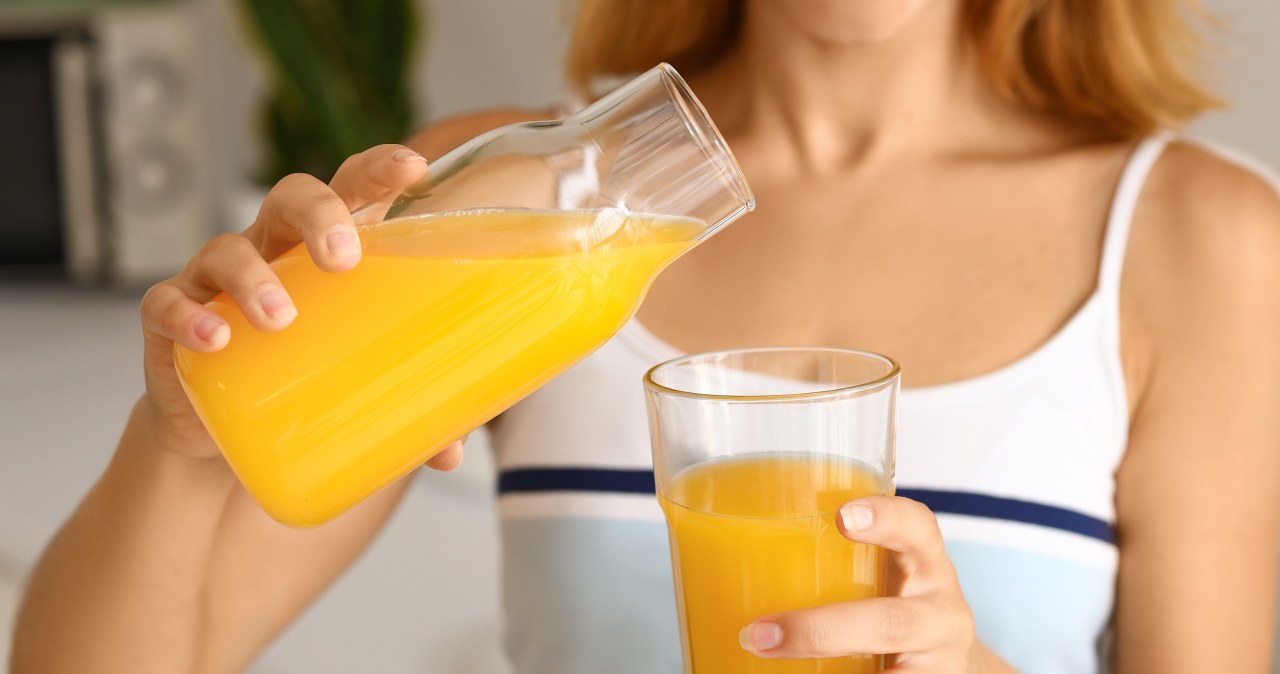 Napój na detoks kortyzolowy i odciążenie nadnerczy. Czy koktajl kortyzolowy naprawdę może złagodzić stres?