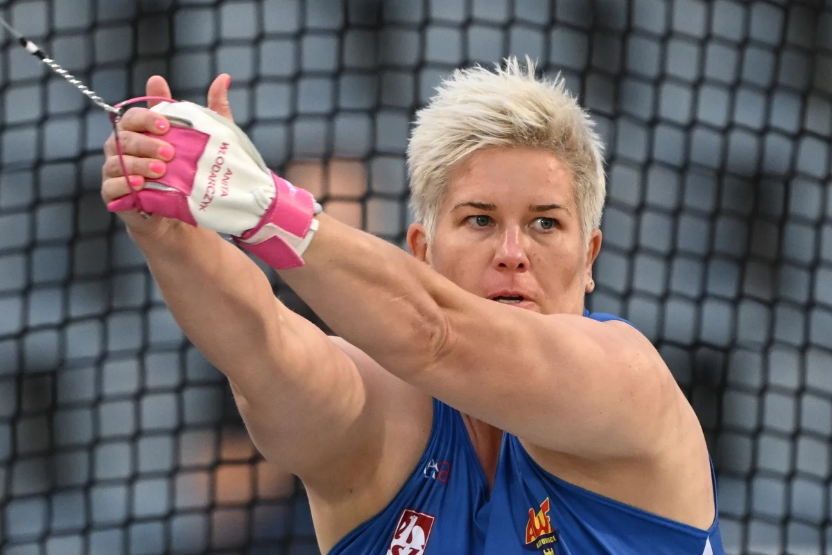 Anita Włodarczyk znów okazała się bezkonkurencyjna. Po raz 12. została mistrzynią kraju w rzucie młotem. Dokonała tego w pierwszym dniu lekkoatletycznych mistrzostw Polski w Bydgoszczy.