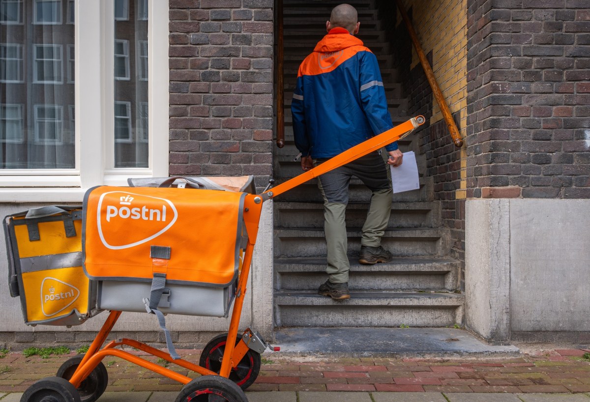 Kolejni operatorzy zawieszają wysyłki paczek do USA