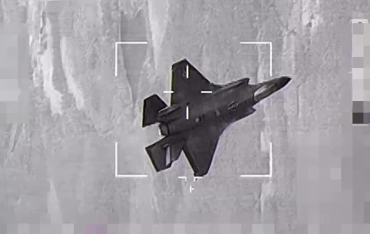 Podczas międzynarodowych ćwiczeń wojskowych Atlantic Trident 25 w Finlandii francuski myśliwiec Rafale zdołał namierzyć i "zestrzelić" amerykańskiego F-35A Lightning II. Opublikowane przez francuskie siły powietrzne nagranie wywołało szeroką dyskusję wśród ekspertów i wojskowych na całym świecie.