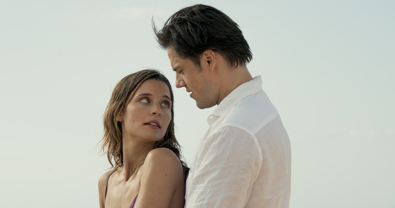 Netflix kusi nowym romansem. Pikantna premiera robi furorę w Polsce wiadomości,aktualności,Interia Netflix kusi nowym romansem. Pikantna premiera robi furorę w Polsce