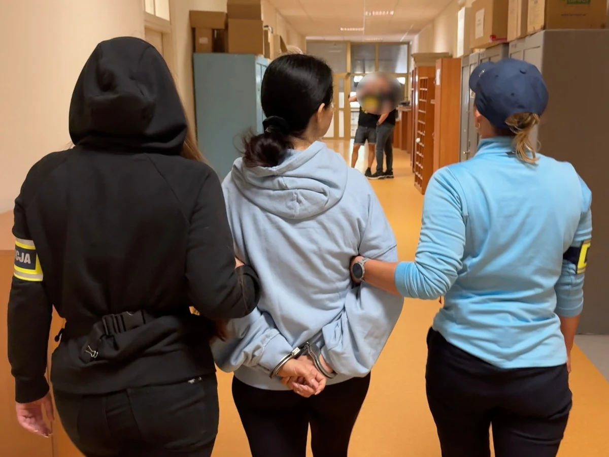 Sukcesem zakończyła się wspólna akcja policjantów z wydziału do walki z przestępczością narkotykową stołecznej policji i centralnego pododdziału antyterrorystów "BOA". Mundurowi zatrzymali 24 osoby, które zajmowały się wprowadzaniem do obrotu znacznej ilości narkotyków. 22 z nich zostały aresztowane na trzy miesiące, wobec pozostałej dwójki zastosowano dozór. 