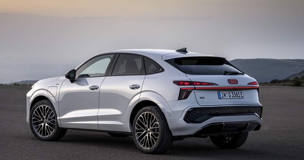 Światła cieńsze niż włos. Audi wprowadza futurystyczną technologię wiadomości,aktualności,Interia Światła cieńsze niż włos. Audi wprowadza futurystyczną technologię