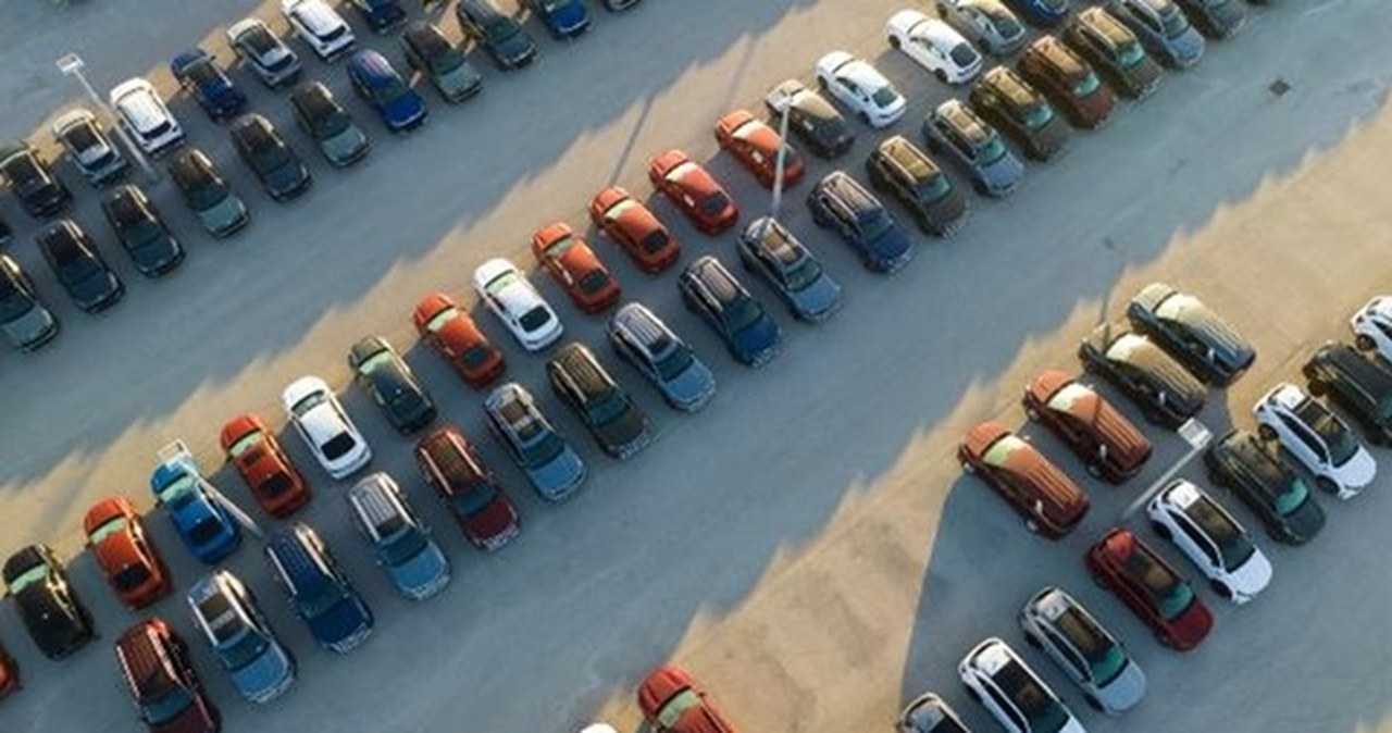 Jak kupować tanie używane auta do komisu samochodowego?