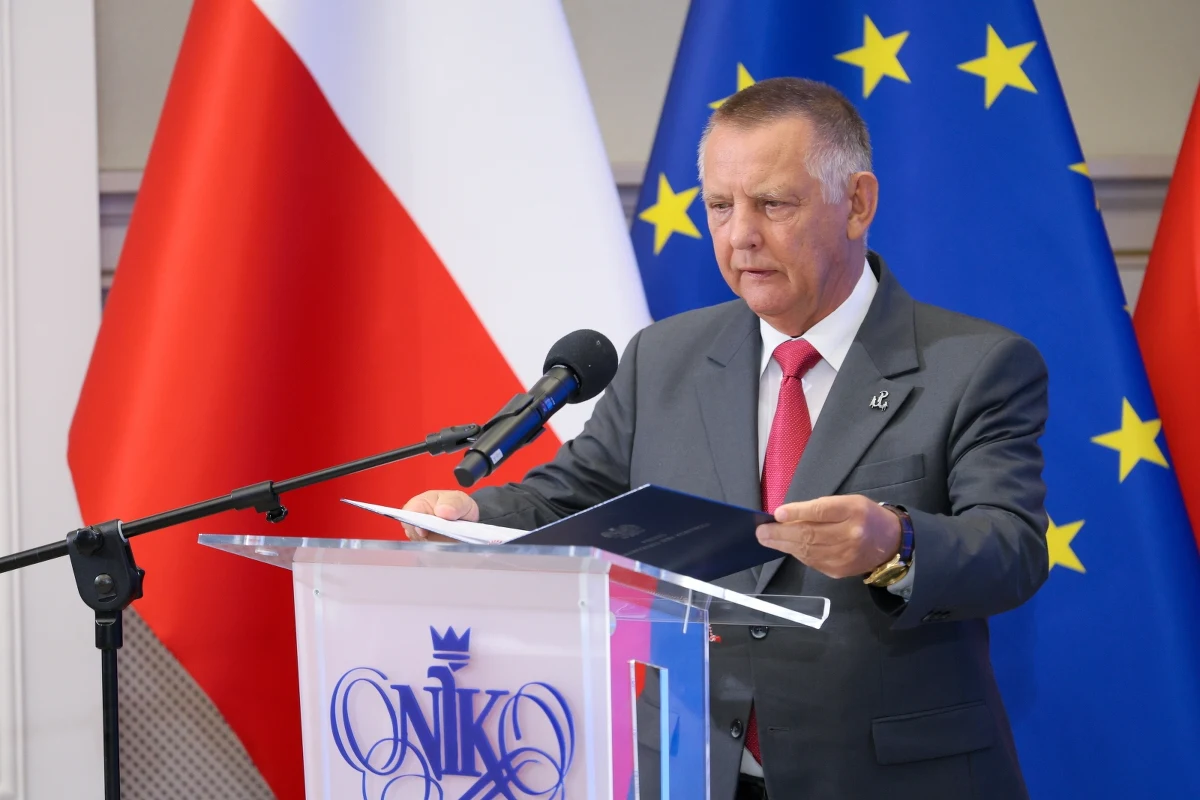 Najwyższa Izba Kontroli negatywnie oceniła nadzór Komisji Nadzoru Finansowego nad czterema podmiotami. Chodzi o Polski Bank Apeksowy, spółki Ursus i Polnord oraz Getin Noble Bank, przekształcony w VeloBank. Efektem kontroli mają być zawiadomienia do prokuratury.