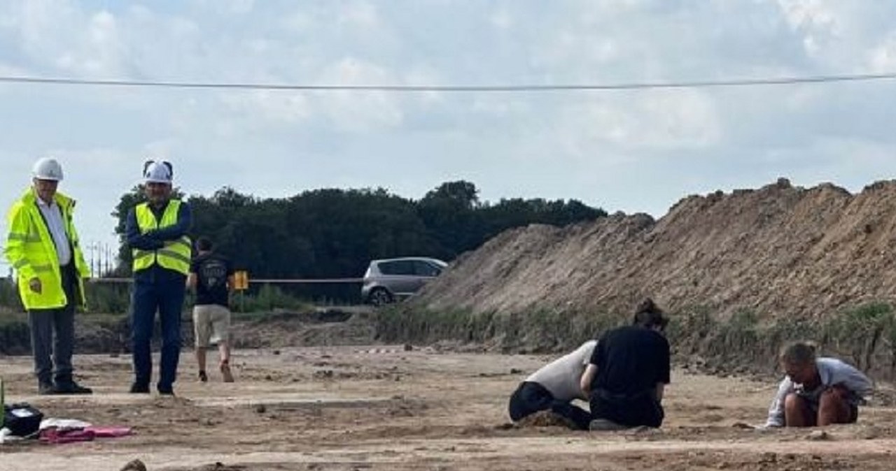 wiadomości,aktualności,Interia Budowa rurociągu odsłoniła pierwsze takie znalezisko w Polsce. Do pochówku doszło tysiące lat temu