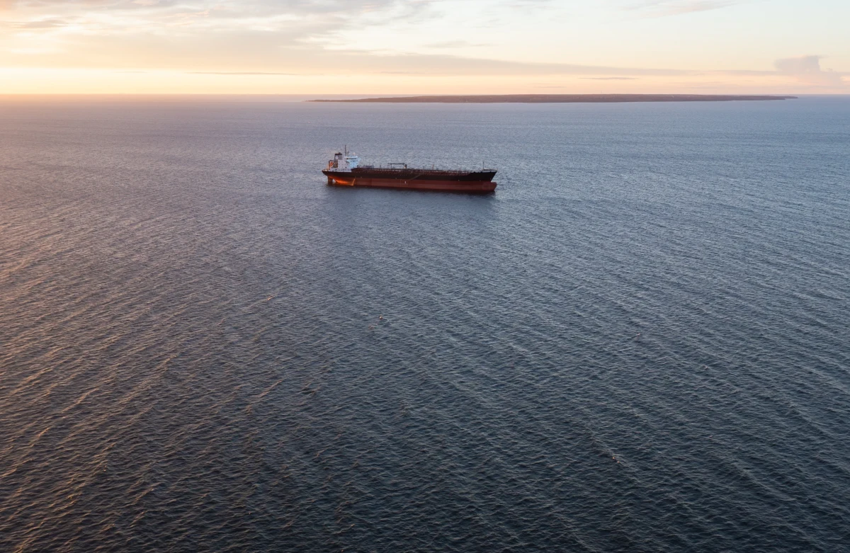 2,6 tys. ton stali zamówionej z polskiego zakładu przez fińską firmę przewozi statek towarowy HAV Dolphin, który płynie do fińskiego portu w Vaasa - informuje "Helsingin Sanomat". Jednostka operująca pod banderą Antigua i Barbuda podejrzewana była o szpiegostwo.