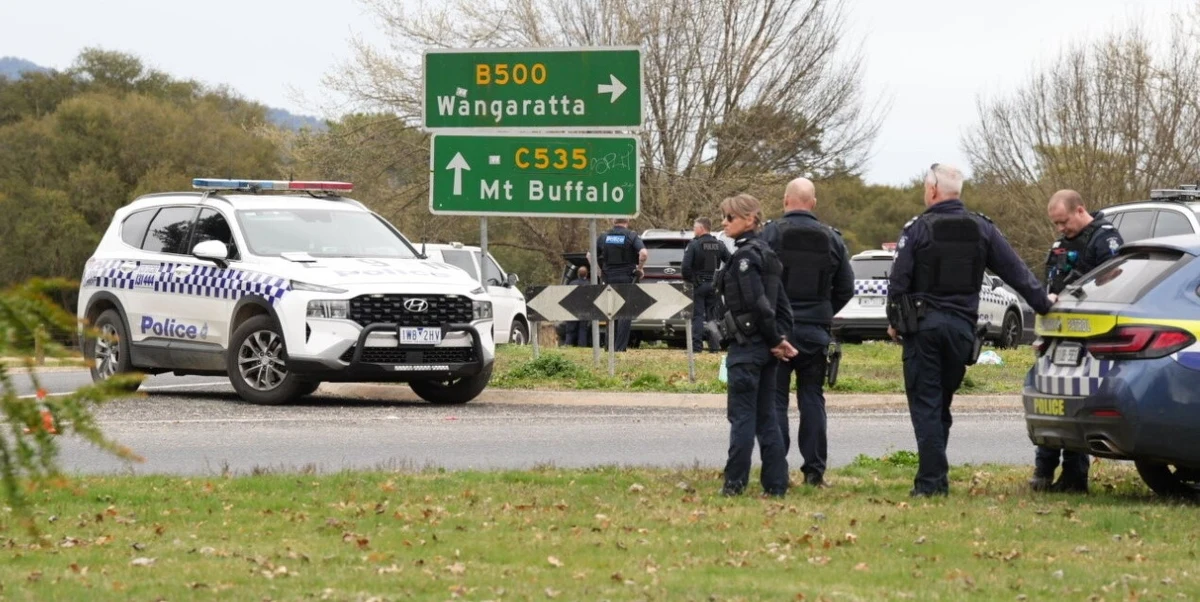 Dwaj policjanci zostali zastrzeleni w mieście Porepunkah w australijskim stanie Wiktoria. Jeden funkcjonariusz został ranny. Napastnik nie został jeszcze zatrzymany. 
