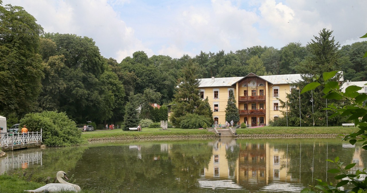 Ciche uzdrowisko zachwyca architekturą i klimatem. Bywali tu słynni artyści
