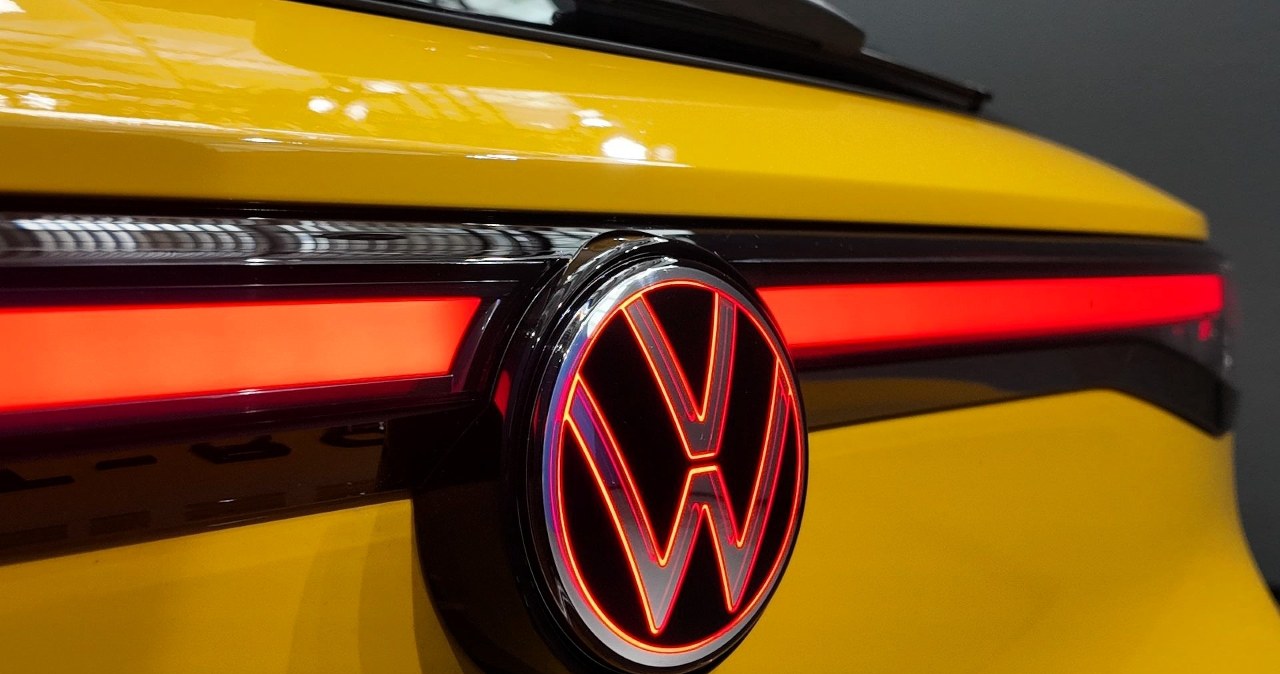 Masz takie logo na swoim aucie? Może cię słono kosztować