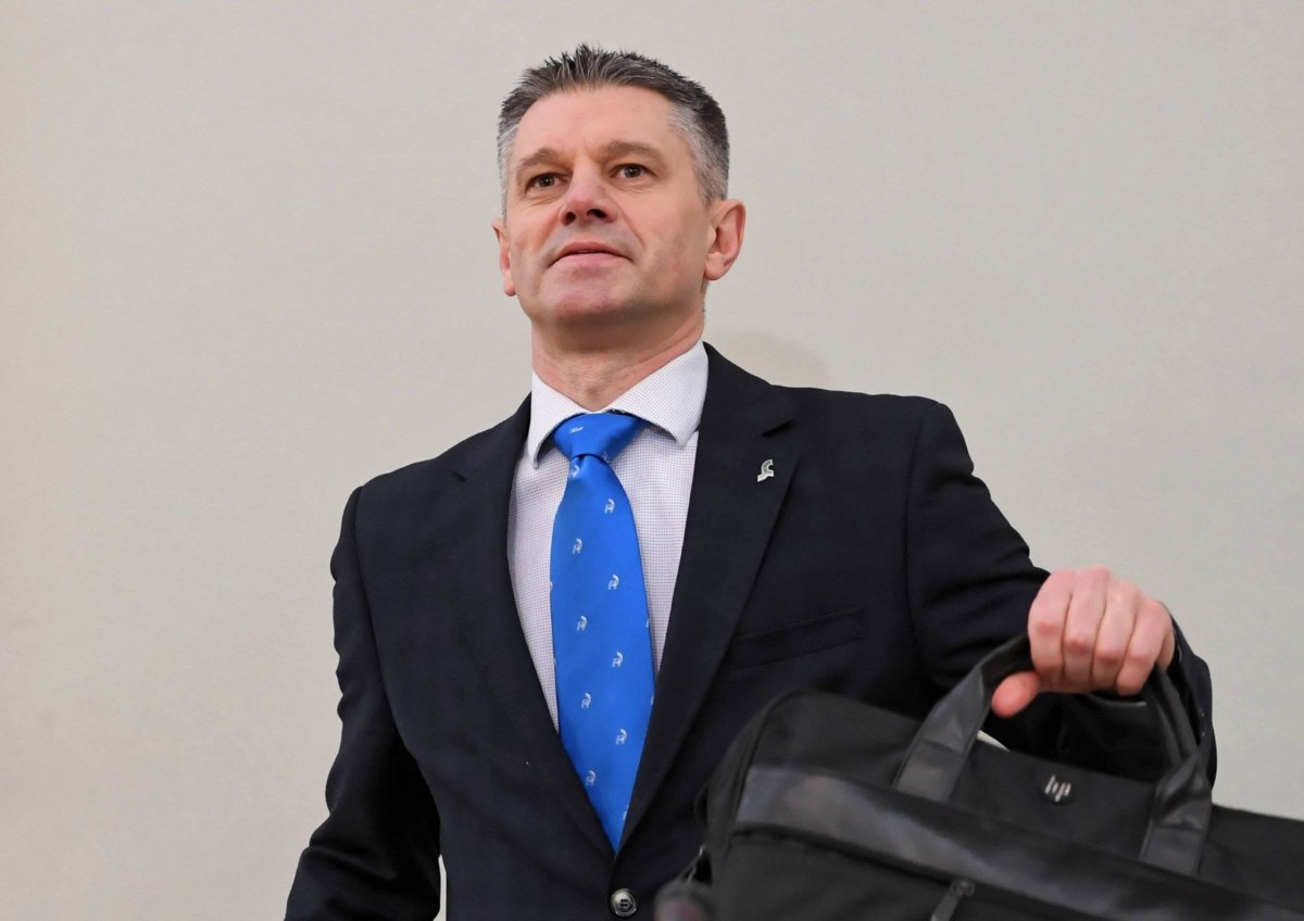 Surprise at the ministry. General returns after "gambling scandal"