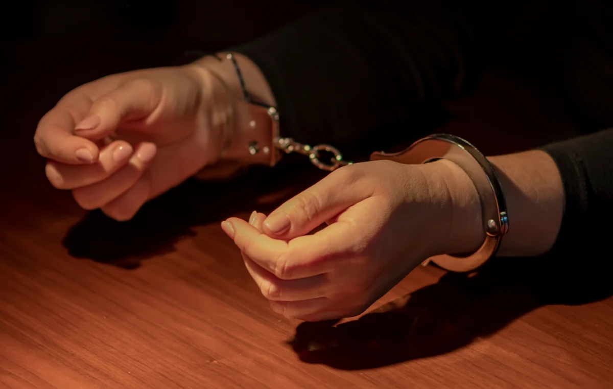 Sąd w Tartu skazał na trzy lata więzienia kobietę posiadającą obywatelstwo estońskie i rosyjskie, uznając ją za winną współpracy z rosyjską Federalną Służbą Bezpieczeństwa i prowadzenia działalności szpiegowskiej przeciwko Estonii. 63-letnia skazana przyznała się do winy i wyraziła skruchę.