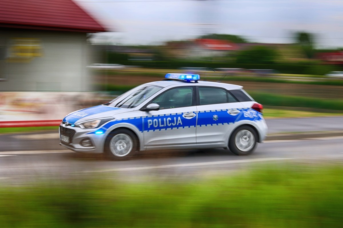 Pościg w Gdańsku. Policjant wychodzi ze szpitala, kierowca wciąż poszukiwany
