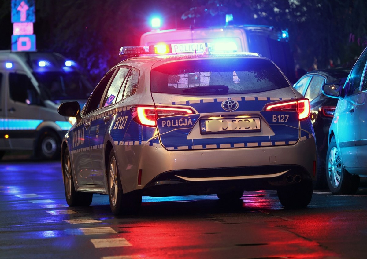 Jeep taranował auta w centrum Opola. Policja szuka kierowcy i apeluje do świadków