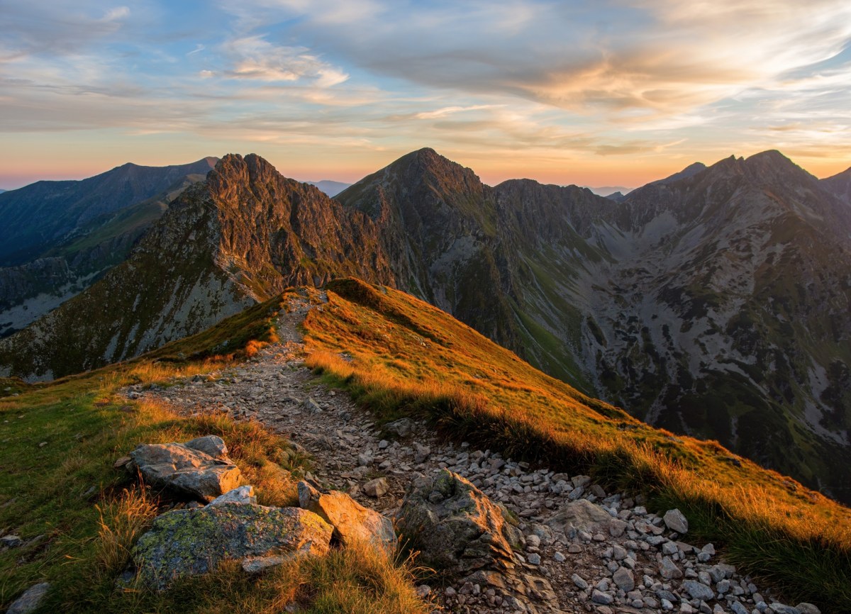 Polacy biją rekordy w łamaniu prawa w słowackich Tatrach! Strażnicy załamani skalą wykroczeń