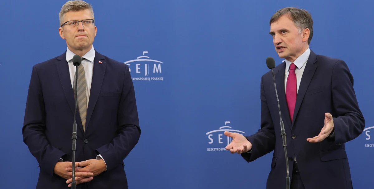 Posłowie Prawa i Sprawiedliwości zapowiedzieli złożenie zawiadomienia do prokuratury przeciwko ministrowi sprawiedliwości Waldemarowi Żurkowi. Zarzucają mu przekroczenie uprawnień w związku z odwołaniem prezesów i wiceprezesów sądów. Sprawa budzi duże kontrowersje w środowisku prawniczym i politycznym.